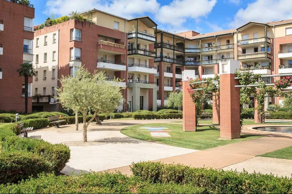 L Oasis Studio Proche Hopital Et Aeroport Piscine Parking &Netflix Toulouse Bagian luar foto
